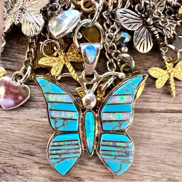 Vintage Turquoise, mother of pearl and abalone Butterfly charm necklace - Picture 15 of 17